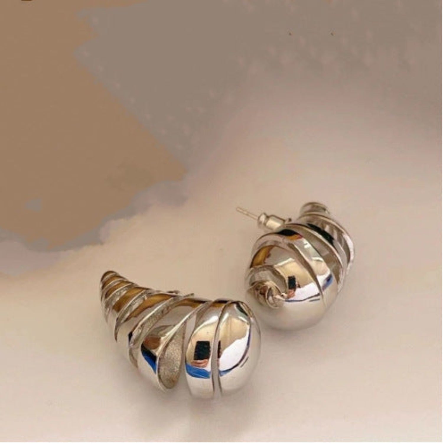 just-lil-things-silver-pin-earrings-jlt11894