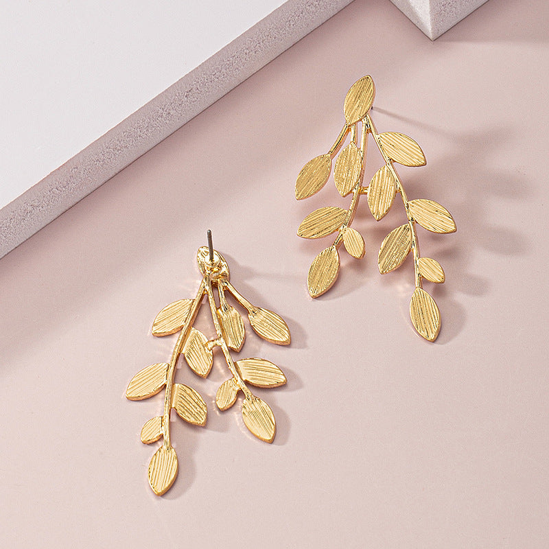 just-lil-things-gold-pin-earrings-jlt12123
