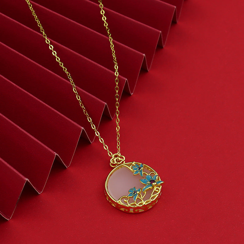 Gold-Plated Floral Enamel Round Pendant Necklace – Elegant Statement Jewelry with Blue Accents jltn0507