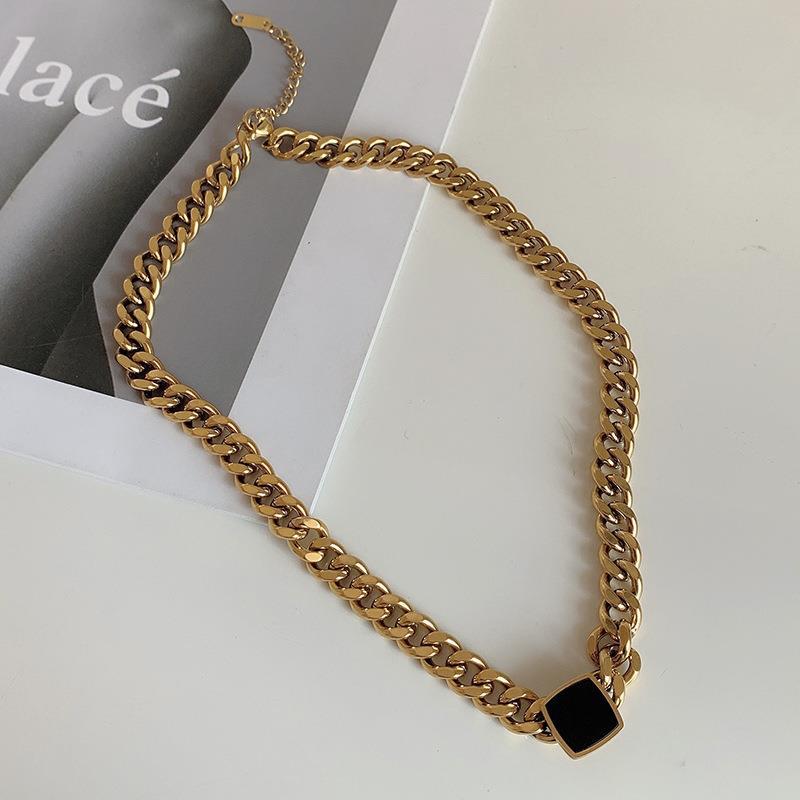 Chunky Gold Cuban Link Necklace with Black Pendant – Bold Statement Jewelry jltn0577