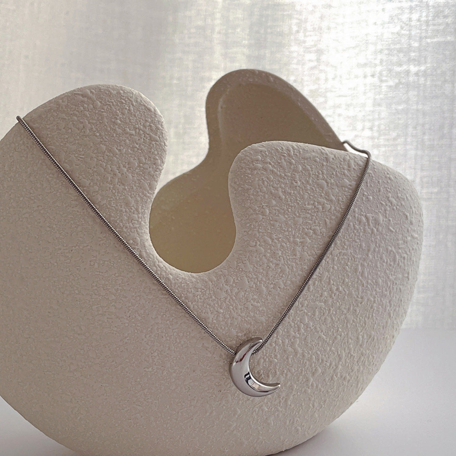 Silver Crescent Moon Necklace  JLTN0689