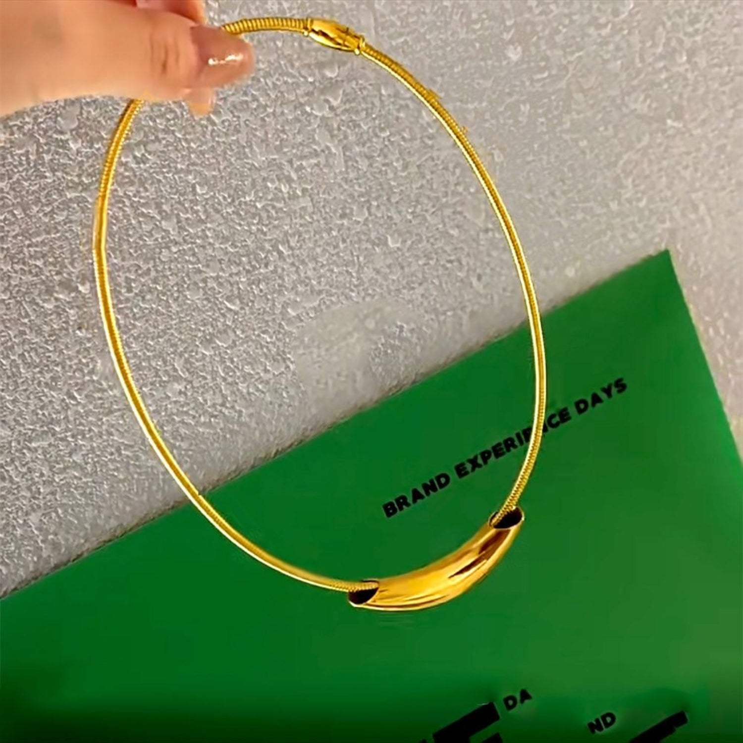 Golden Arc Choker Necklace JLTN0843
